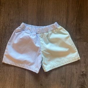 The Beaufort Bonnet Company color block shorts size 18-24 months